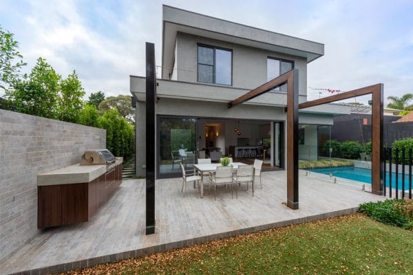 modern-backyard-with-swimming-pool